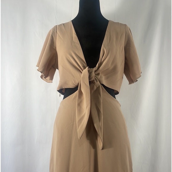 Tan tie front cut out, split hem, short sleeve maxi dress, Large - Picture 12 of 13